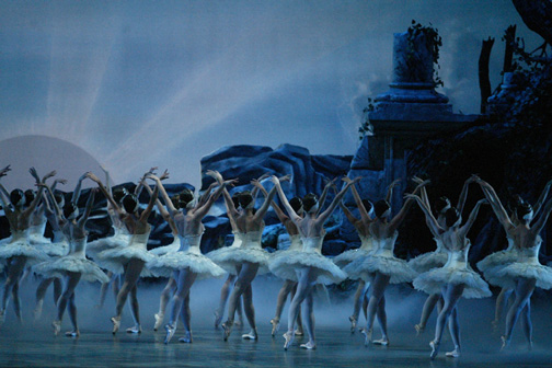 slswans1ms_72 American Ballet Theatre's Swan Lake - Photo by Marty Sohl